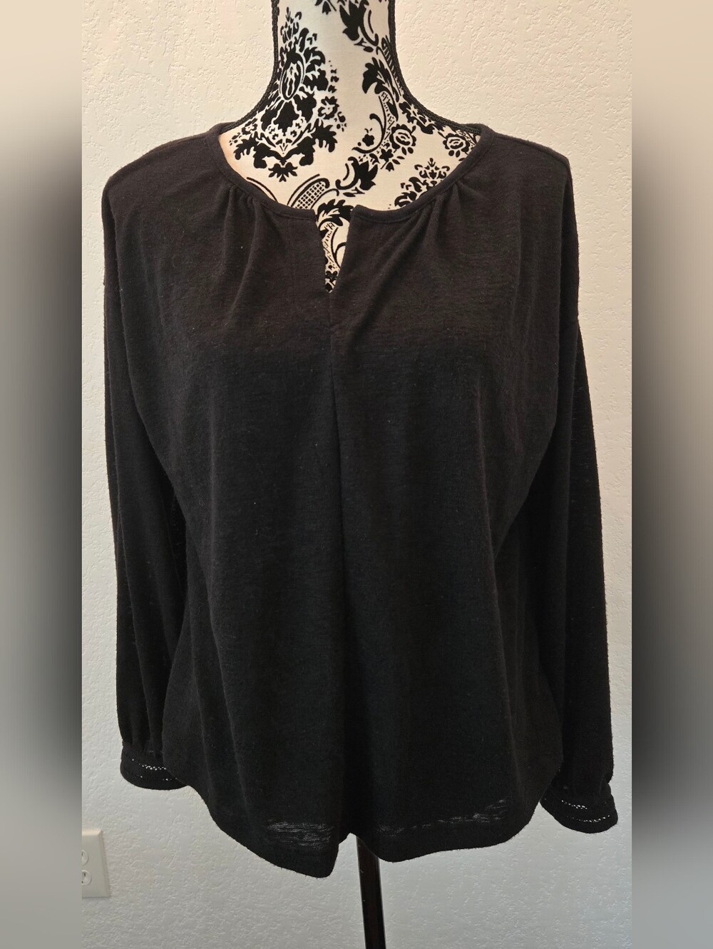 Old Navy Women's Long-Sleeve V-Neck Top - Dark Plum